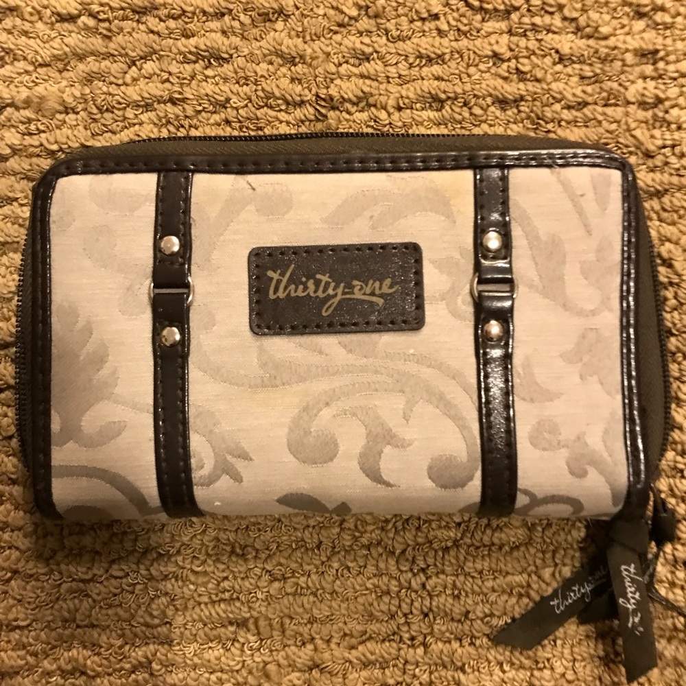 Thirty one wallet